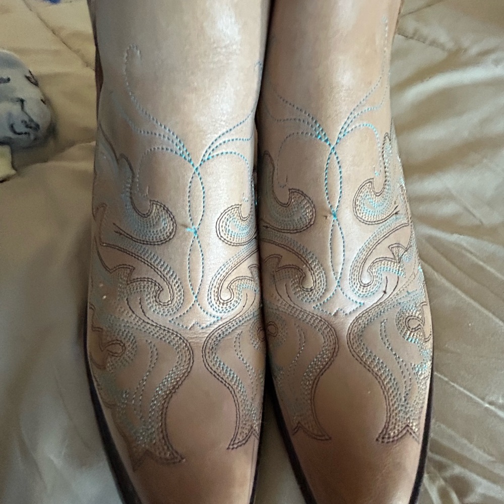 Tan Western Cowboy Boots with Blue Stitching
